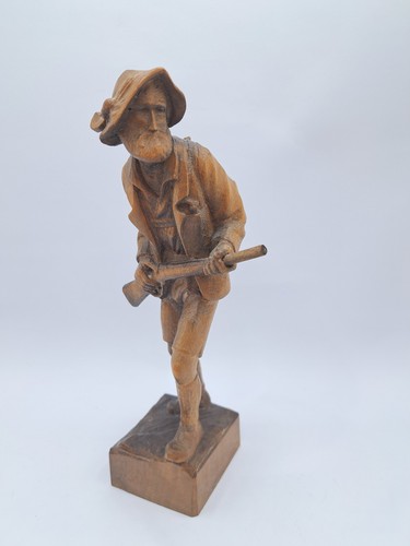 Alte holzfigur jäger - alte,