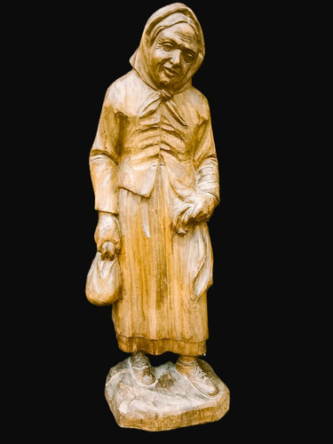 Holzfigur alte frau natur - alte,