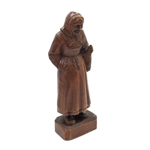 Alte holzfigur bäuerin - holzfigur, mit