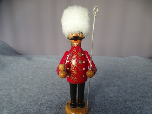 Alte holzfigur - alte,