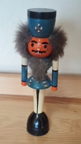Alte holzfigur nussknacker - alte,