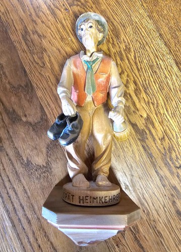 Alte geschnitzte holzfigur - holzfigur, auf
