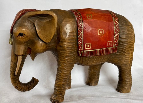 Alter elefant mit sattel - alter,